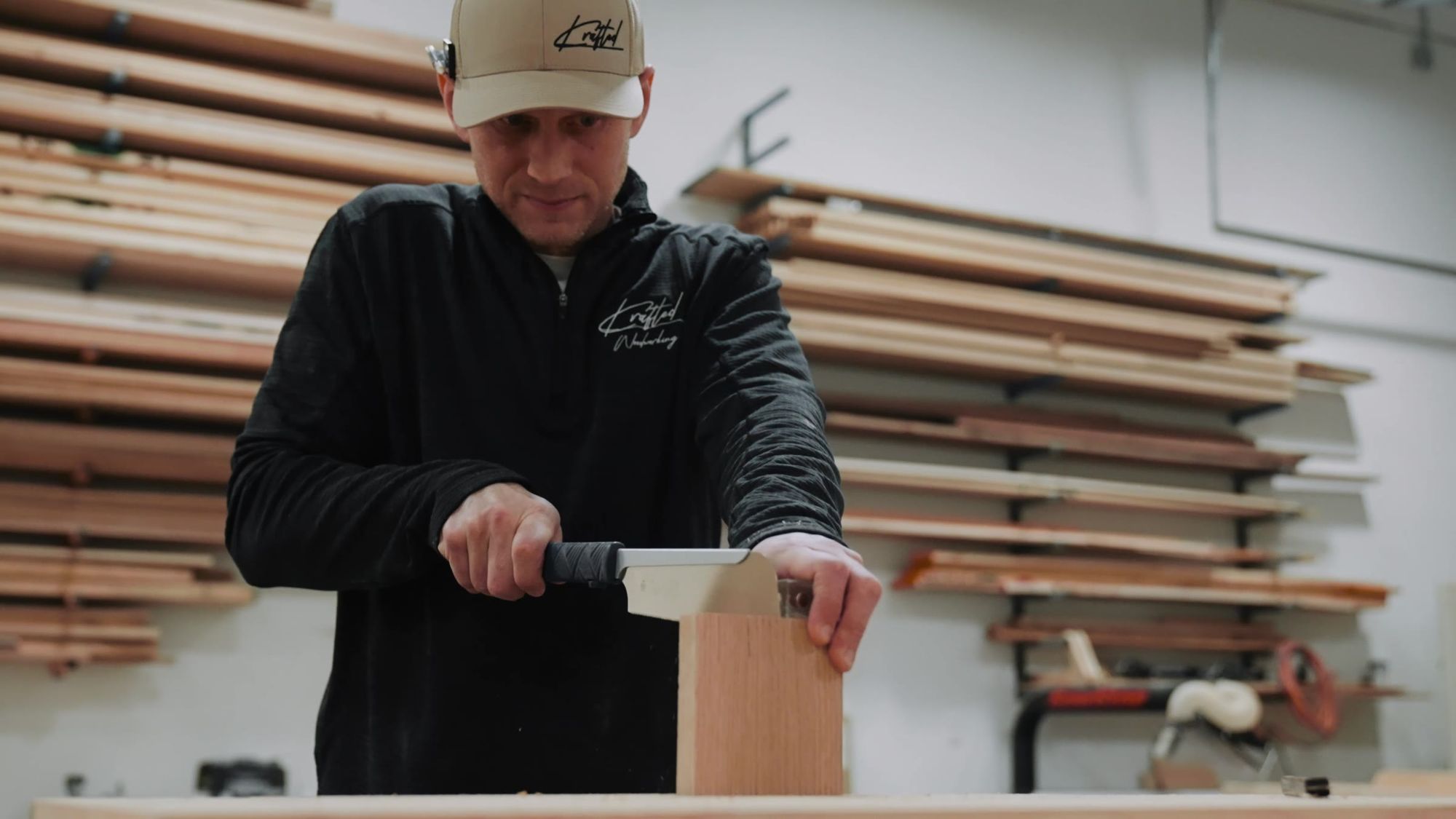 Shaping the edge of a board by hand
